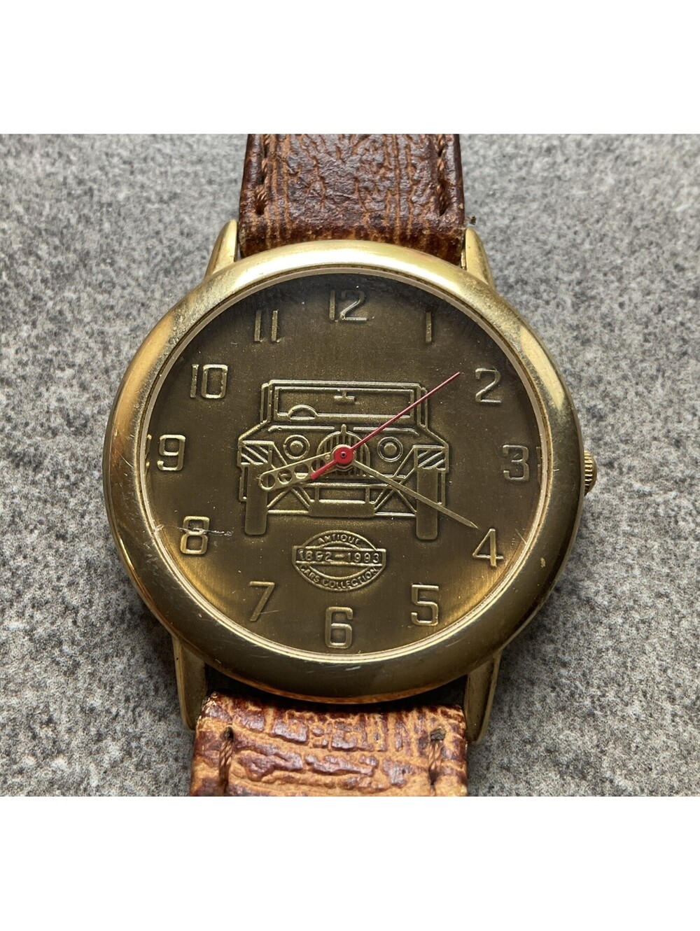 Vintage Mens “Antique Car Collection” Watch 35mm Gold Tone Case Leather Band B-K